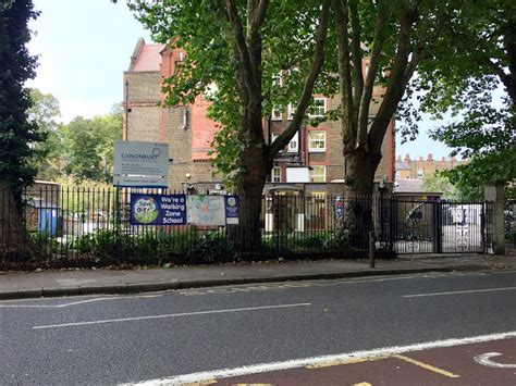 6 reviews of Canonbury Primary School (School) in London (London)