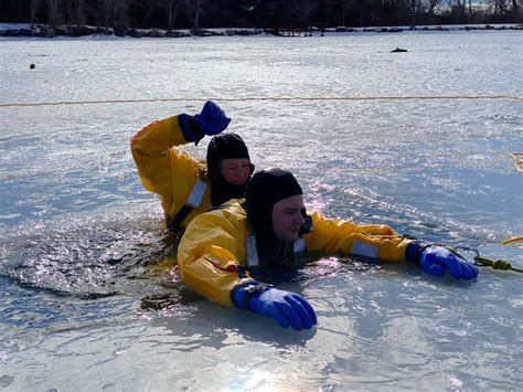 BREAKING THE ICE: Lone Peak Officers tackle ice rescue training | ABC4 Utah