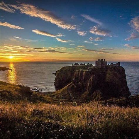 North Sea Sunrise at Dunnottar Castle, Stonehaven | Places in scotland ...