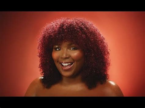 These 5 Lizzo Songs Will Make Your 2019 With Their Badass, Body Positive Lyrics & Powerful Beats