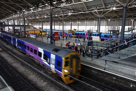 Leeds railway station, Leeds, W Yorkshire | englandrover.com