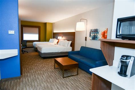 HOLIDAY INN EXPRESS & SUITES NEW BOSTON, AN IHG HOTEL $129 ($̶1̶3̶9̶ ...