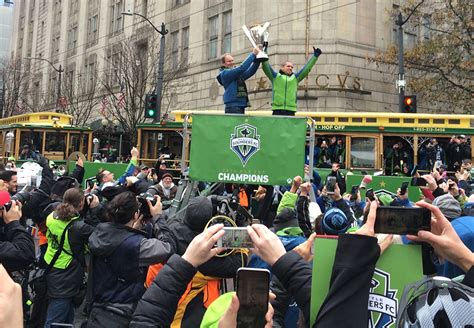 Thousands celebrate Sounders’ MLS Cup victory