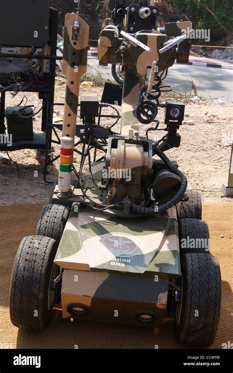 Armed Daksh Robot.Most Modern Robot of Indian Military Force (Indian ...