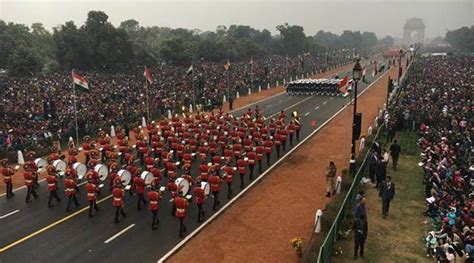 Republic Day parade: Huge crowds at Rajpath, military contingents march ...