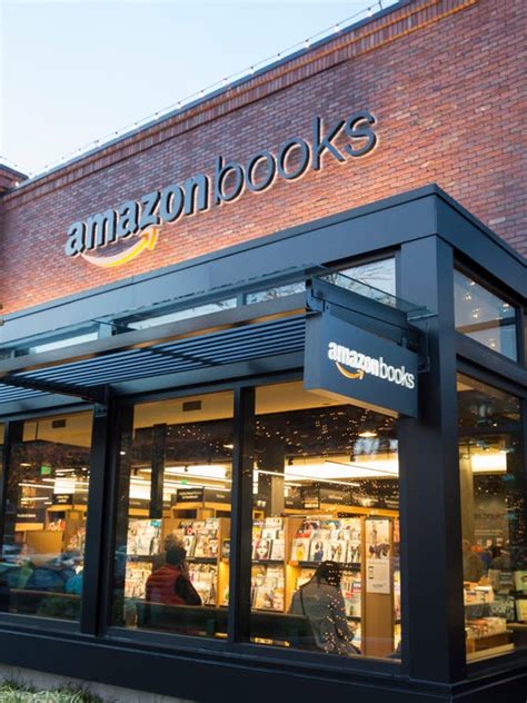 Amazon's third bookstore goes to bookish Oregon