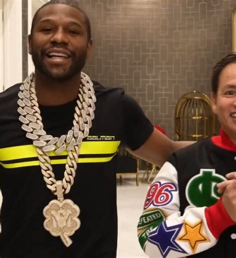 Floyd Mayweather Rocks a $1 Million White Gold Chain - Israeli Diamond Industry