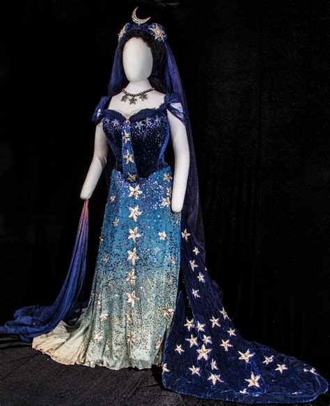 Madame Sembrich's Queen of the Night costume | Fancy dresses, Ball ...