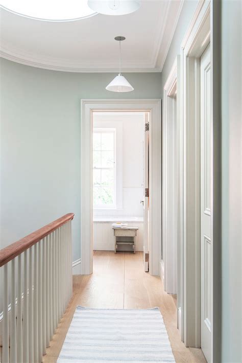 These Are the Best Paint Colors for Hallways, According to Designers | Hallway colours, Hallway ...