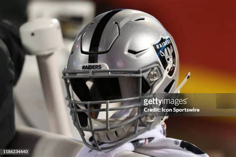 2,051 Oakland Raiders Helmet Stock Photos, High-Res Pictures, and ...