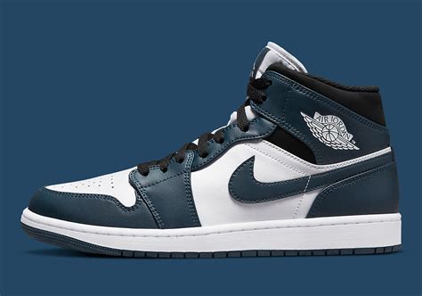 Air Jordan 1 Mid Blue Black White 554724-411 | SneakerNews.com