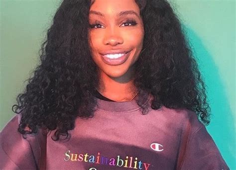 SZA is releasing a sustainable clothing line - Fashion Journal