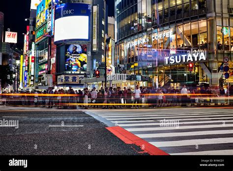 Aerial view crossing famous shibuya hi-res stock photography and images ...