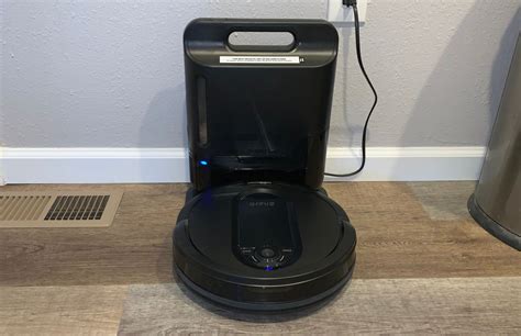 Self-Emptying Shark IQ Robotic Vacuum: A Bot with a Purpose – Review Geek