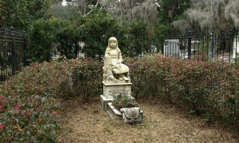 also ran (but Bird Girl won the cover shot) - Picture of Bonaventure Cemetery, Savannah ...