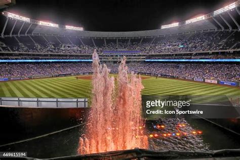 73 Kauffman Stadium Fountain Stock Photos, High-Res Pictures, and ...