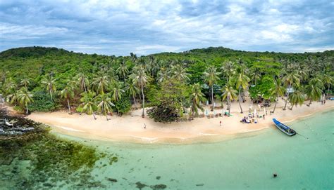 Drone Shot of a Beach · Free Stock Photo