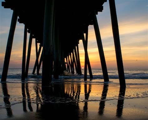 Sunrise @ VA Beach Fishing Pier – Dark Moth Photography