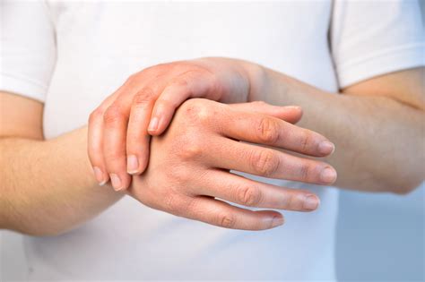 Suffering From Dry Hands? Here Are Some Tips To Relieve The Dryness! | Things Health