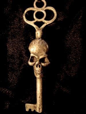 skull key | Ancient key, Skeleton key, Old keys