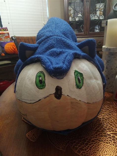 A Sonic The Hedgehog pumpkin my little brother made for Halloween : r ...