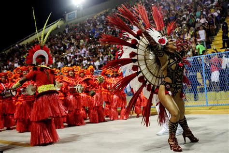 ¡BRILLOS Y COLORES! Carnavales en Río de Janeiro guardan un fastuoso ...