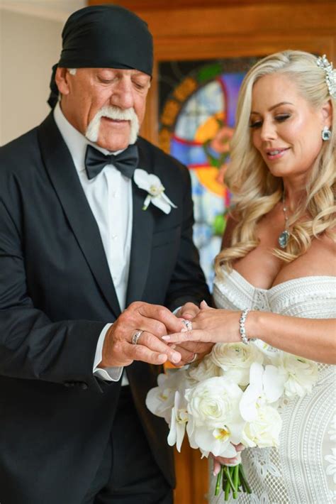 Hulk Hogan, wife Sky Daily show off $500,000 wedding rings