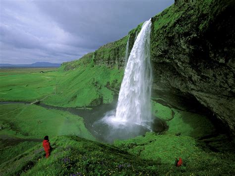 Seljalandsfoss Falls picture, Seljalandsfoss Falls photo ...