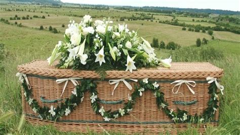 Green Burial Options: Eco-Friendly Caskets And Their Benefits – Scooptimes