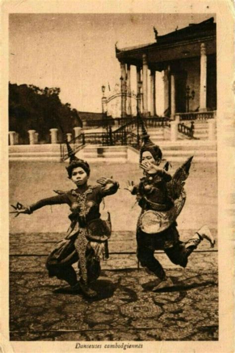 Khmer Royal Ballet🙏🇰🇭🤗 | Royal ballet, Old photos, Royal