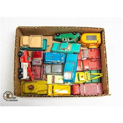 FLAT OF 17 VINTAGE MATCHBOX DIECAST CARS