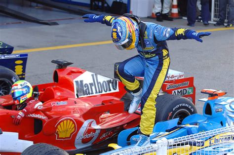 FERNANDO ALONSO AND HIS HELMET FROM HIS WINNING DAYS WITH RENAULT | CM Helmets