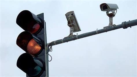 Traffic light-mounted camera expansion in Detroit spurs privacy concerns