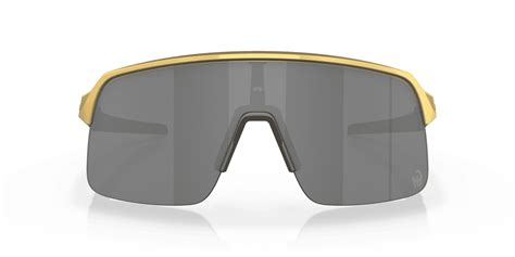 Oakley Launches Patrick Mahomes II Limited Edition Collection