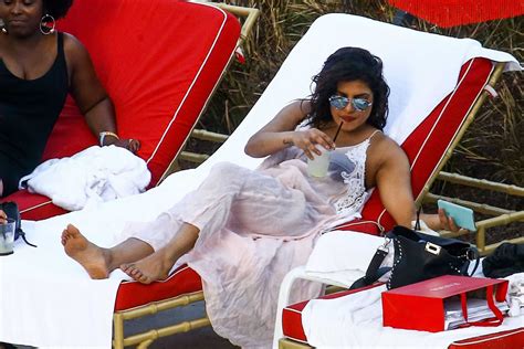 Celebs of World: Priyanka Chopra in Bikini at her Hotel Pool in Miami ...