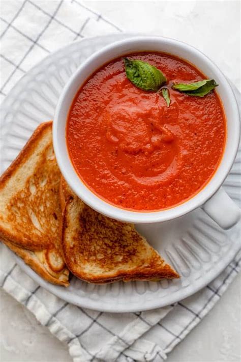 Tomato Soup {5 Ingredients ONLY!} | FeelGoodFoodie