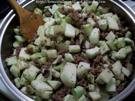 Homestyle Cooking Around The World: Patty Pan Squash Casserole