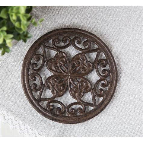 Cast Iron Round Trivet with Vintage Pattern | Rustic kitchen design, Rustic kitchen, Iron decor