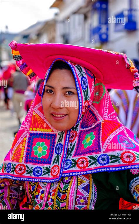 Indigenous women women wearing indigenous costumes hi-res stock photography and images - Alamy