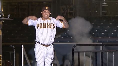 Padres unveil new brown uniforms