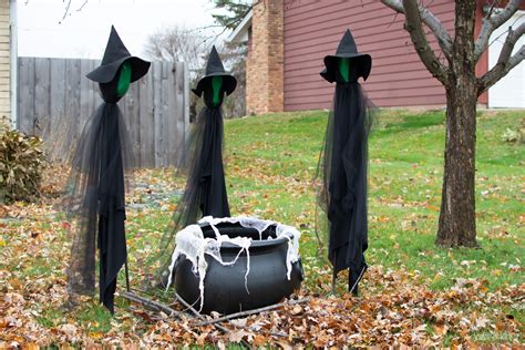 DIY Halloween Decorations - 3 Witches and a Cauldron - Scratch and Stitch | Scratch and Stitch