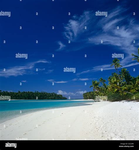 One Foot Island Cook Islands Stock Photo - Alamy