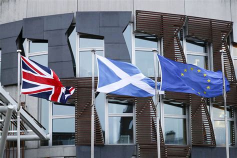 Scotland ditches Union jack, flies EU flag | Daily Sabah