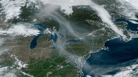 Wildfire smoke from Alberta and British Columbia reaches US - BBC News