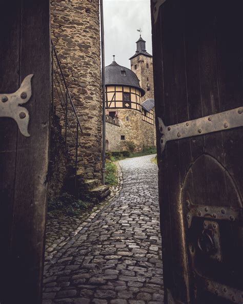 Entering the gates of Burg Kronberg, Hesse, Germany : castles