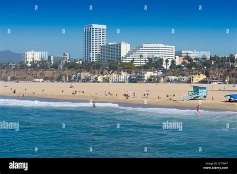 Santa Monica beach in Los Angeles, California Stock Photo - Alamy