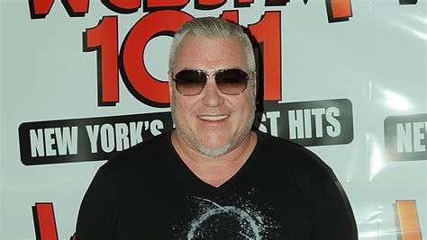 Behind The Drama Between Smash Mouth's Steve Harwell & His Ex-Fiancee Esther Campbell