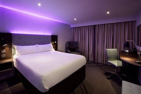 PREMIER INN MANCHESTER SALFORD QUAYS HOTEL - Updated 2024 Prices ...