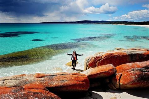 Exploring the stunning Bay of Fires, Tasmania - A Hidden Gem of Australia