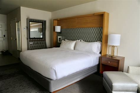 HOLIDAY INN SALEM (I-93 AT EXIT 2) $107 ($̶1̶4̶9̶) - Updated 2021 ...